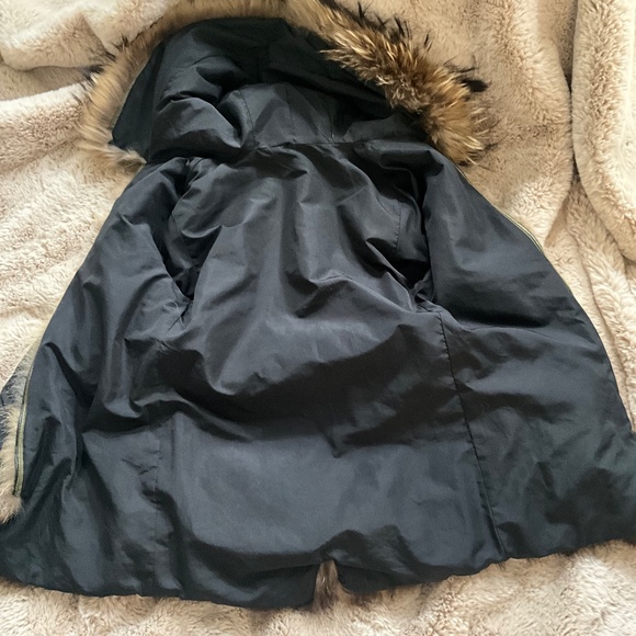 **Stunning Real Raccoon Fur Coat** - Picture 7 of 8